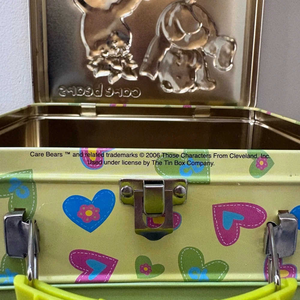 Care Bears 2006 Tin Box - Picture 8 of 9